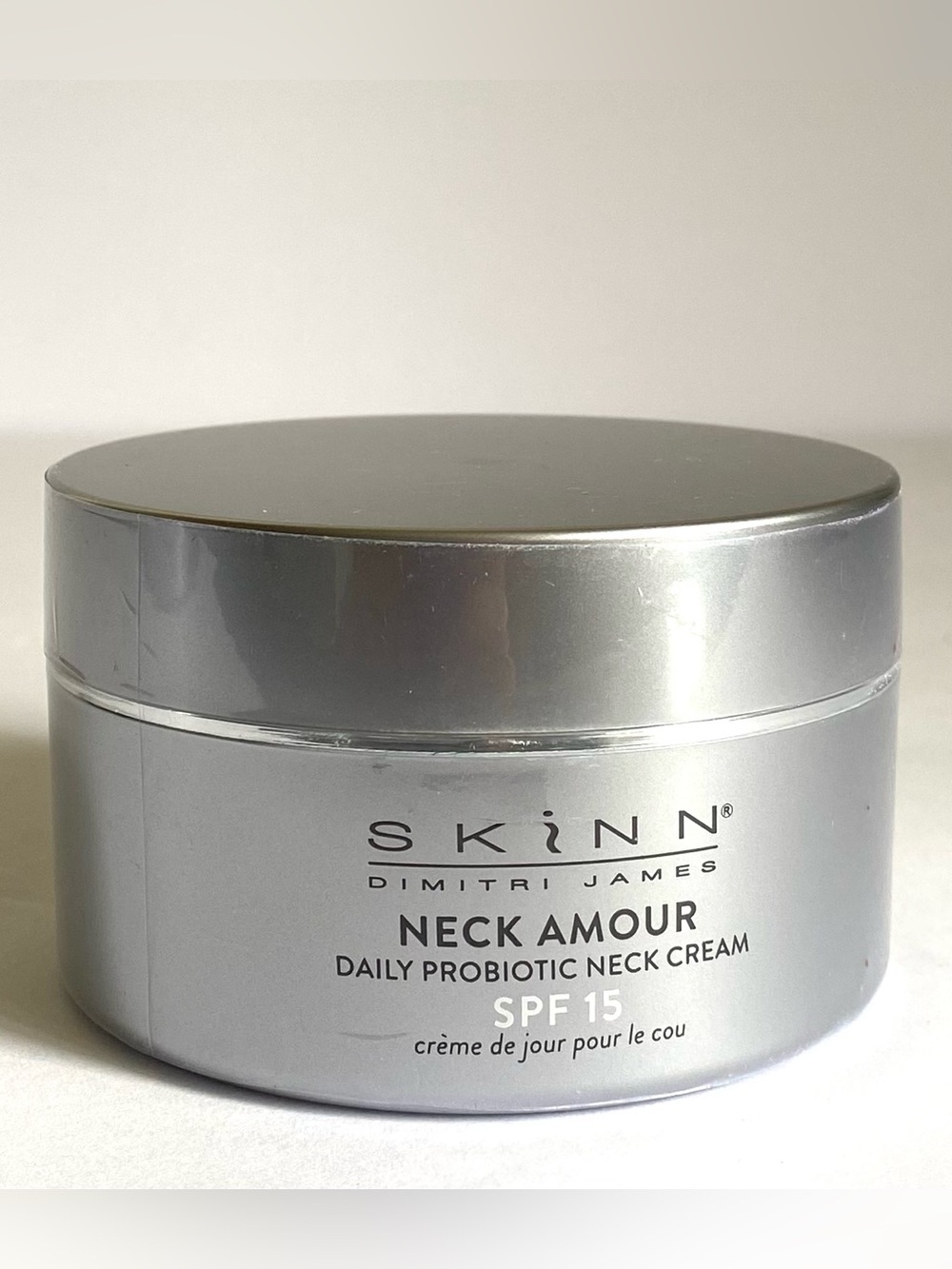 SKINN Neck Amour Daily Cream with Probiotics SPF 15 New!